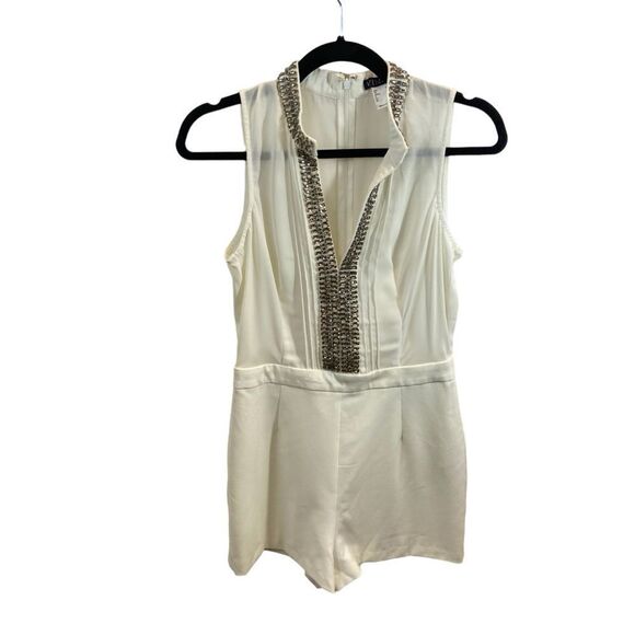 Venus Brand V Neck Rhinestone Detail White Romper Size‎ 4 - Picture 2 of 14
